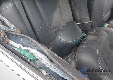 2011 Ford Fusion Sport z USA, uszkodzony, nr VIN 3FAHP0KC0BR153461